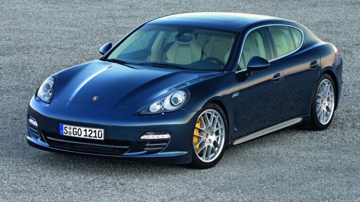 Porsche Panamera Dubai